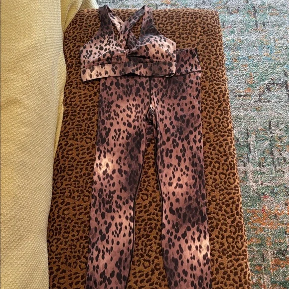 💎RARE💎NWOT Fabletics “Oasis” Bra And Define PowerHold Leggings Set, Size Medium - Picture 8 of 16